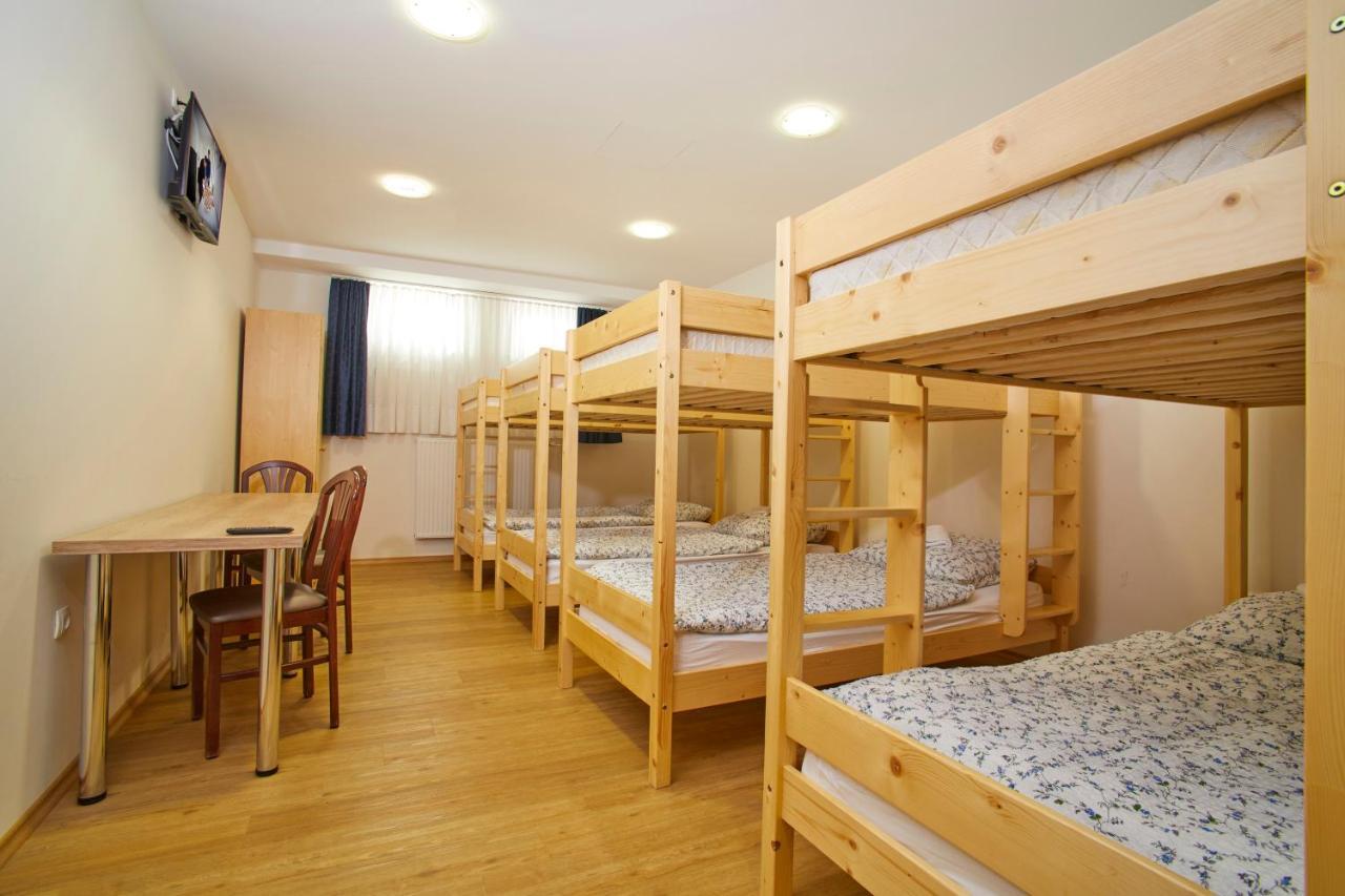Ravne na Koroskem Hostel Delalut מראה חיצוני תמונה
